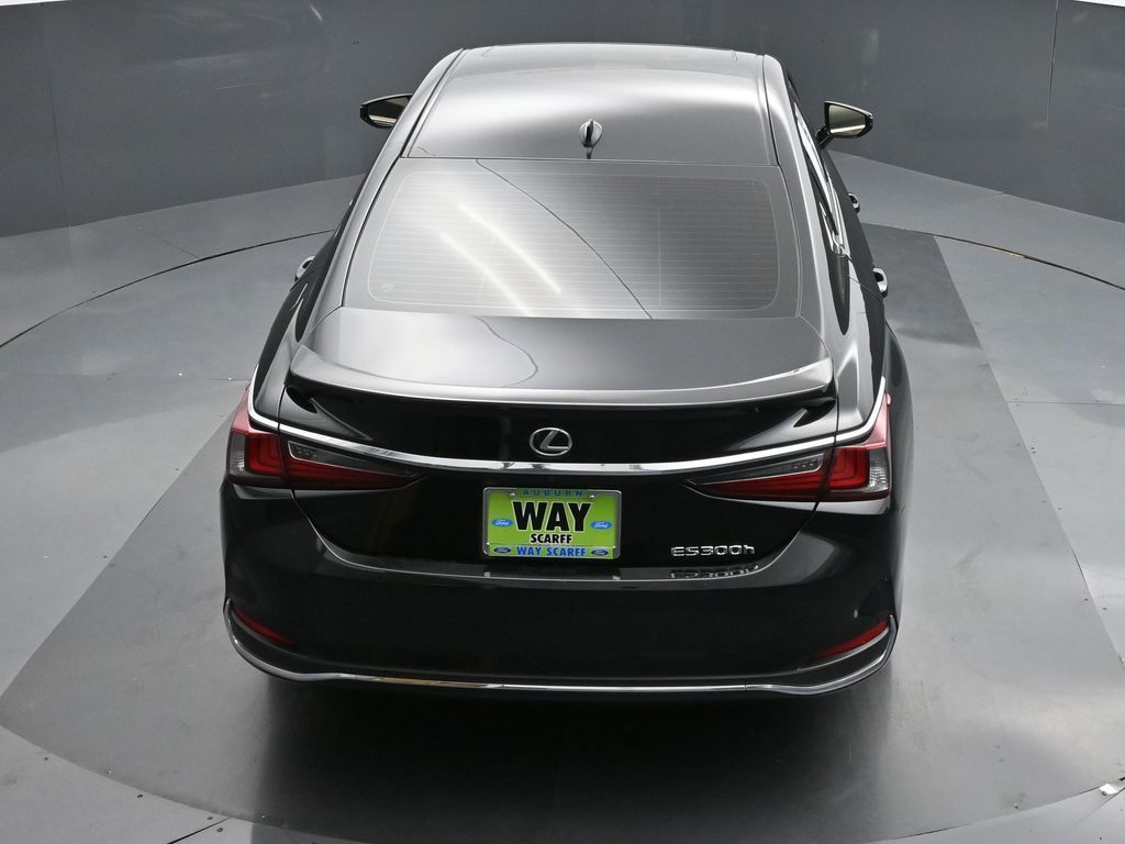 2024 Lexus ES 300h Base