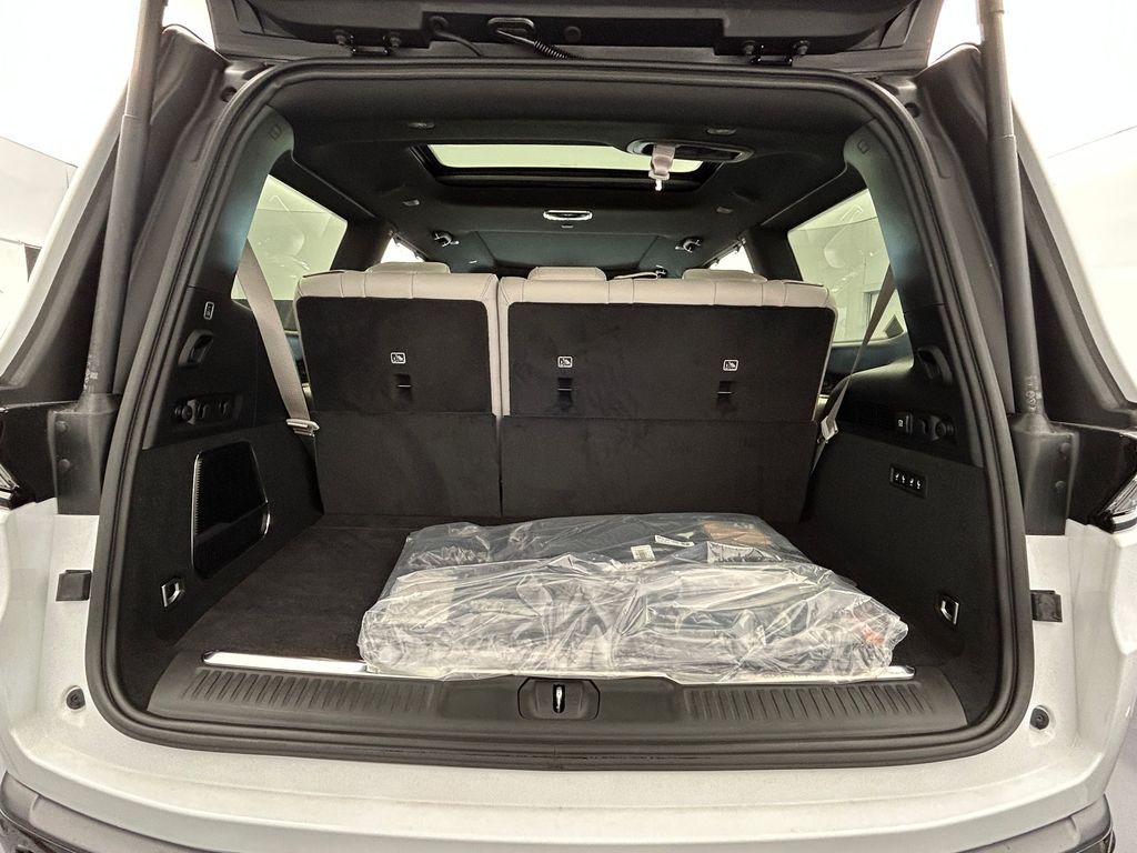 New 2026 Bright White Clearcoat Jeep Summit Obsidian image 37