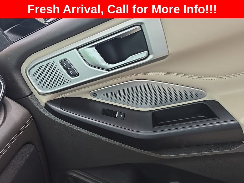 2020 Black Metallic Ford Explorer Platinum 4X4 SUV