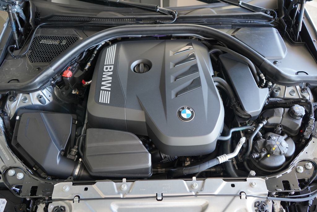 Thumbnail: 2025 BMW 3 Series - 21