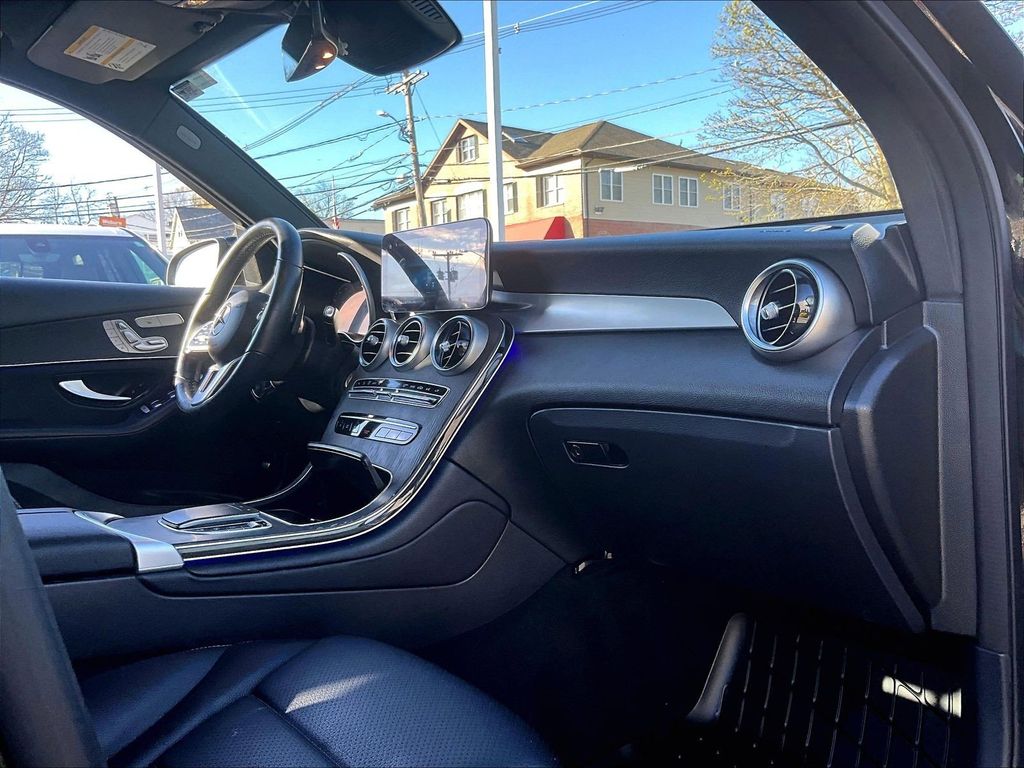 2022 Mercedes-Benz GLC — photo 14