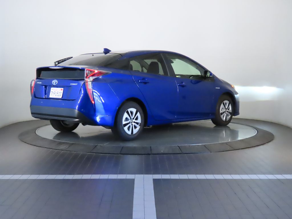 Thumbnail: 2017 Toyota Prius - 7