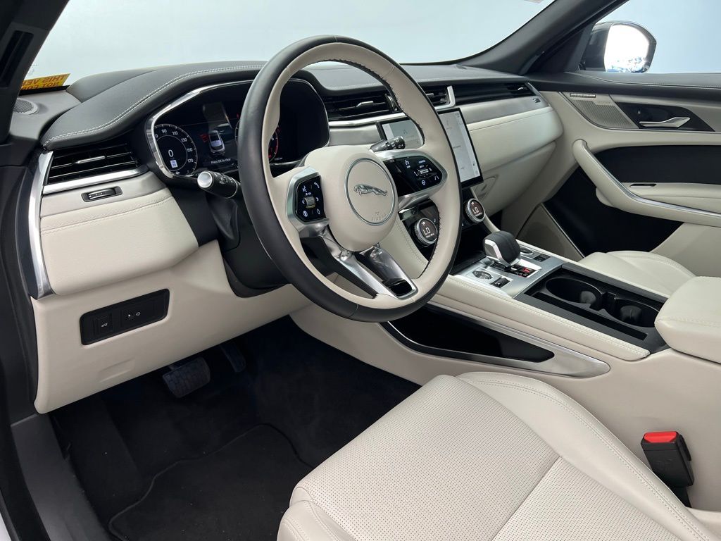Thumbnail: 2025 Jaguar F-Pace - 22