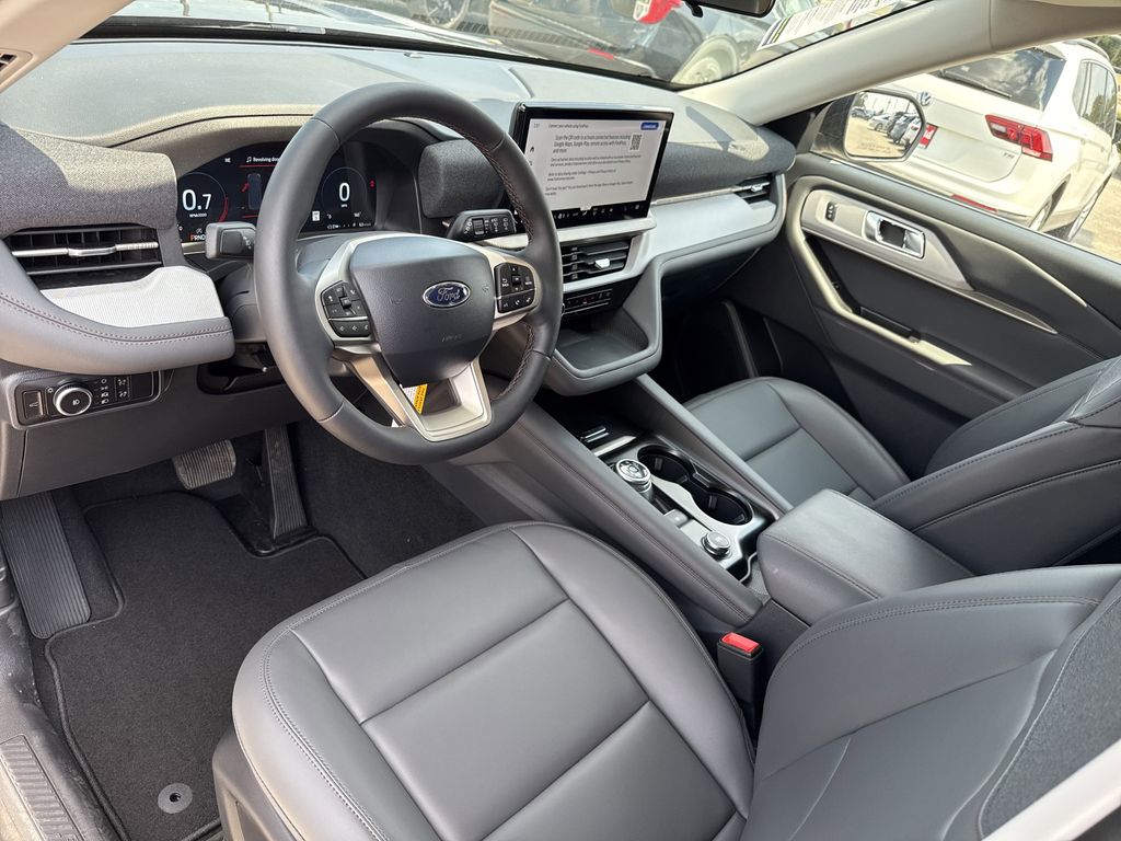 2025 Ford Explorer Active - 11