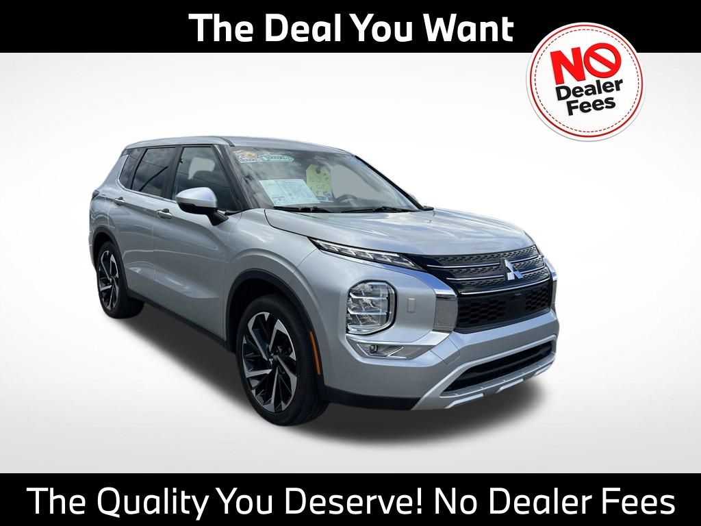 Alloy Silver Metallic 2023 Mitsubishi Outlander SE Special Edition S-AWC SUV / Crossover All-Wheel Drive Continuously Variable Transmission
