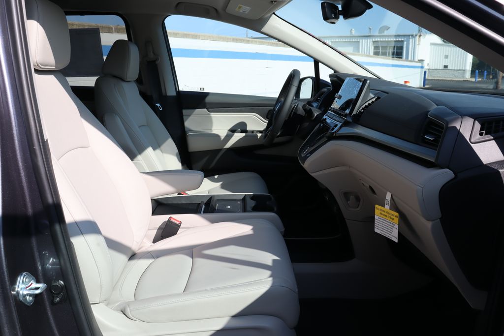 Thumbnail: 2026 Honda Odyssey - 21