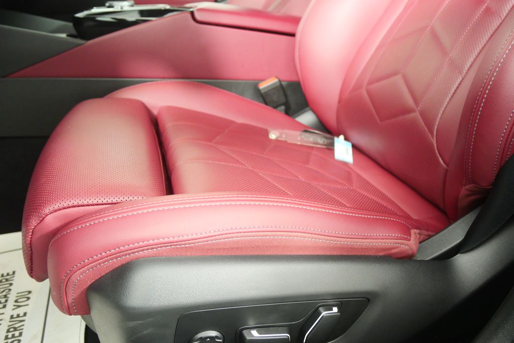 Thumbnail: 2025 BMW 5 Series - 9