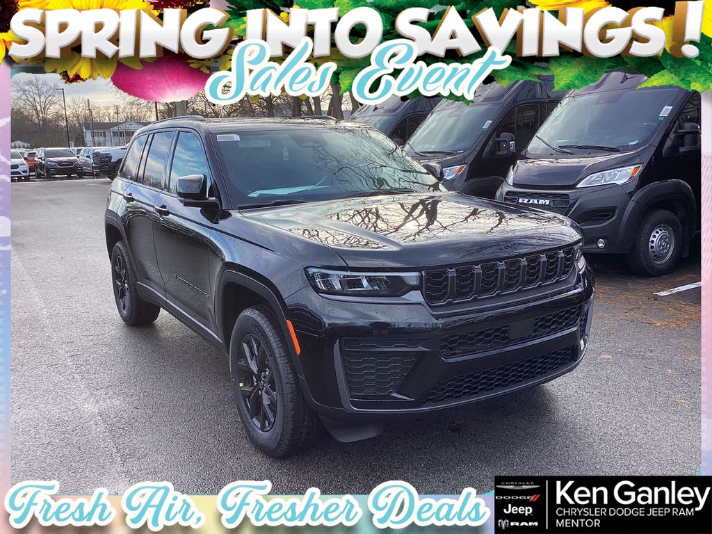 Diamond Black Crystal Pearlcoat 2026 Jeep Grand Cherokee Altitude 4WD SUV / Crossover Four-Wheel Drive 8-Speed Automatic