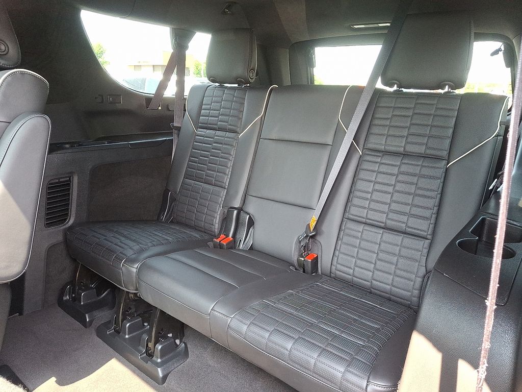 2024 Cadillac Escalade ESV Sport Platinum 11