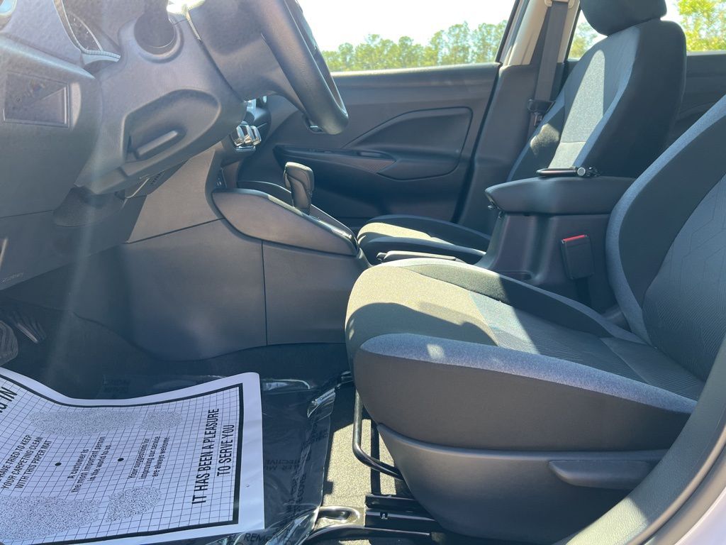 2025 Gray Sky Pearl Nissan Versa 1.6 SV FWD Sedan