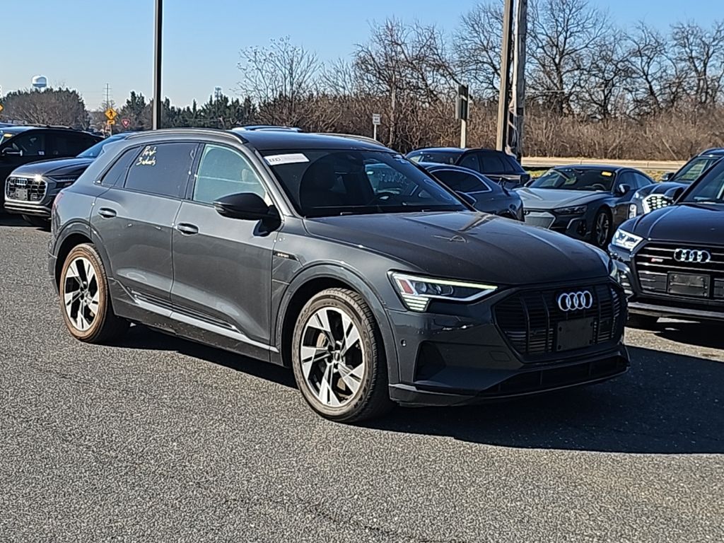 2022 Audi e-tron Premium quattro AWD