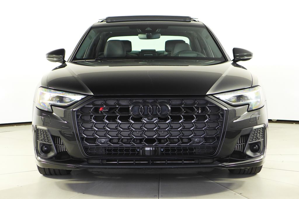 Thumbnail: 2022 Audi S8 - 3