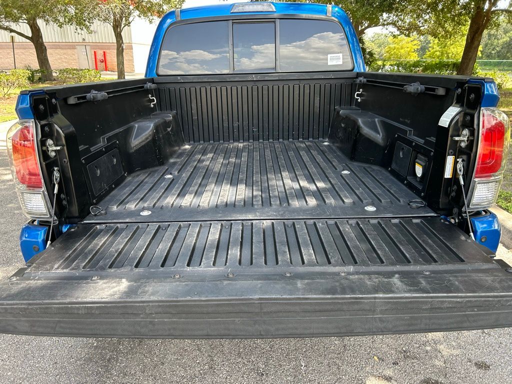2016 Toyota Tacoma Limited 10