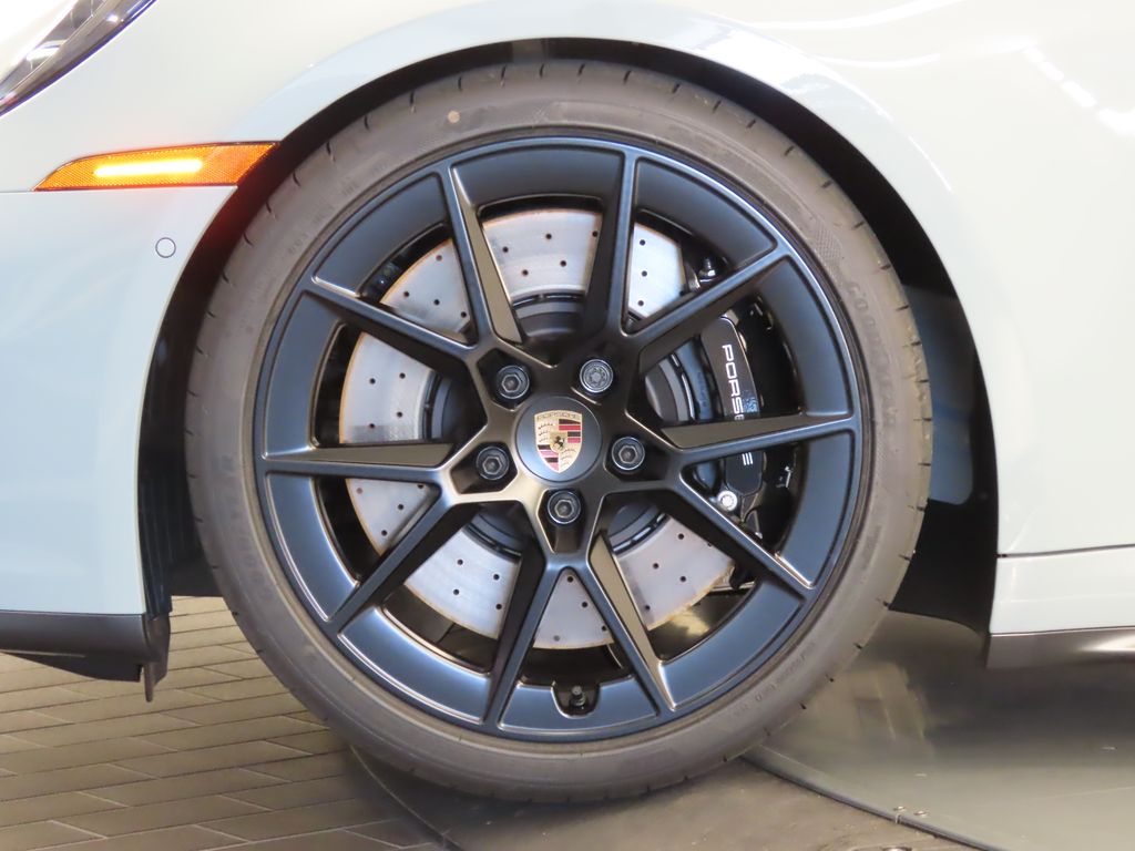 Thumbnail: 2025 Porsche 911 - 19