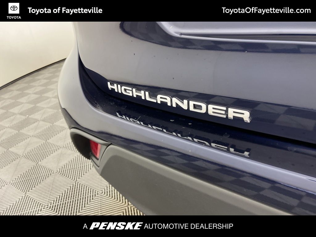 Thumbnail: 2021 Toyota Highlander - 3
