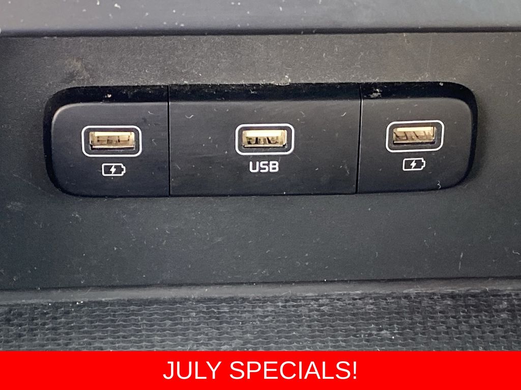 Used 2023 Kia Carnival Van