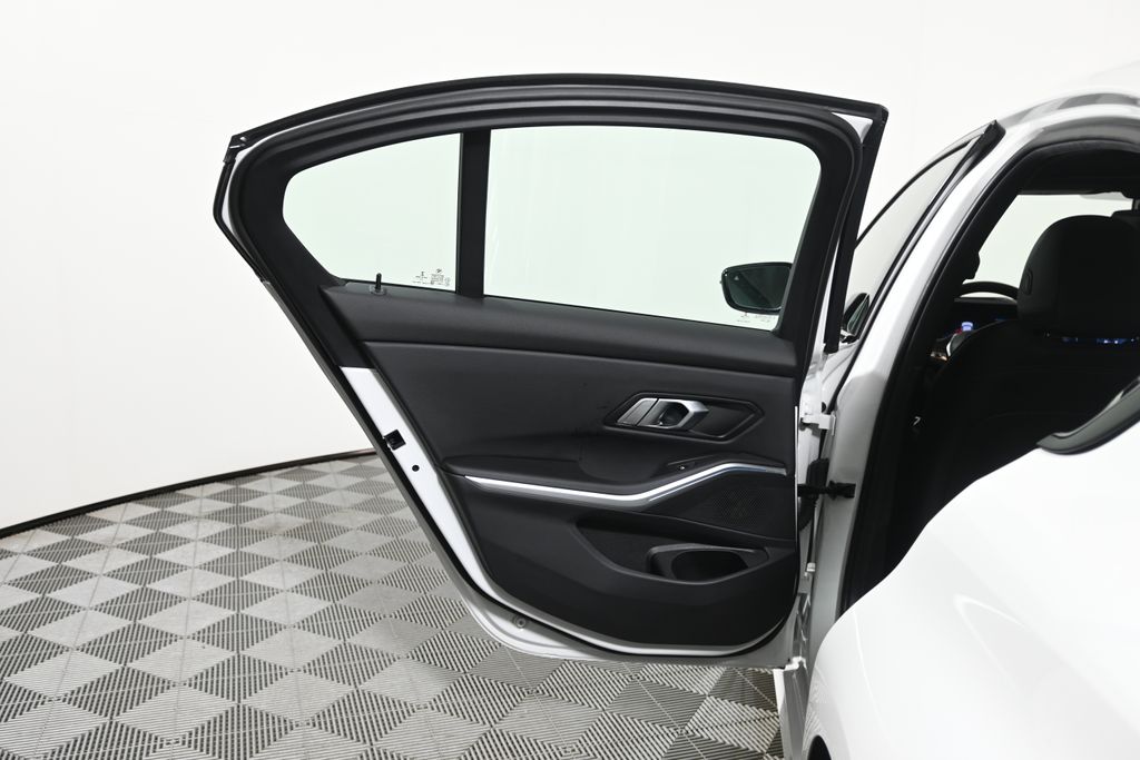 Thumbnail: 2023 BMW 3 Series - 30
