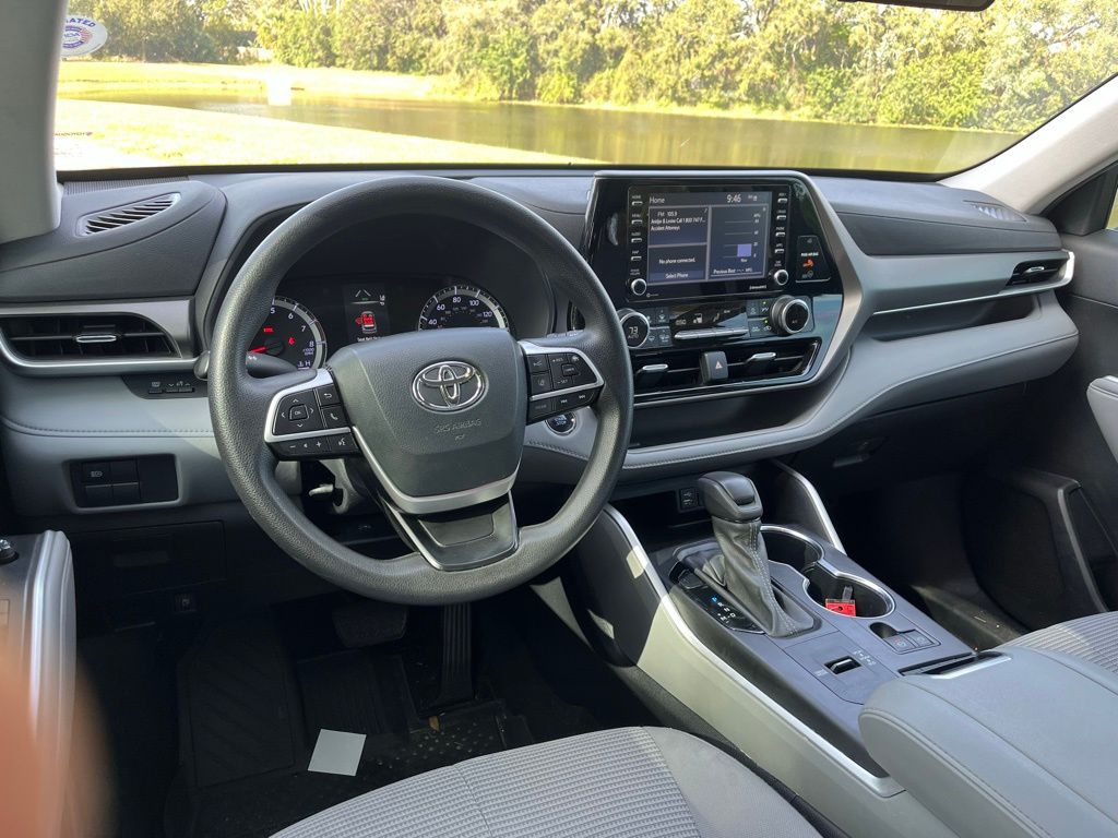 2022 Toyota Highlander L 12