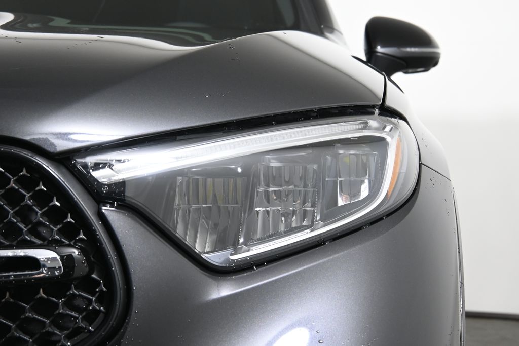 2025 Mercedes-Benz GLC 300 10