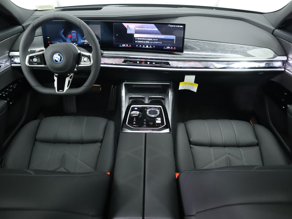 2025 BMW i7 eDrive50 13