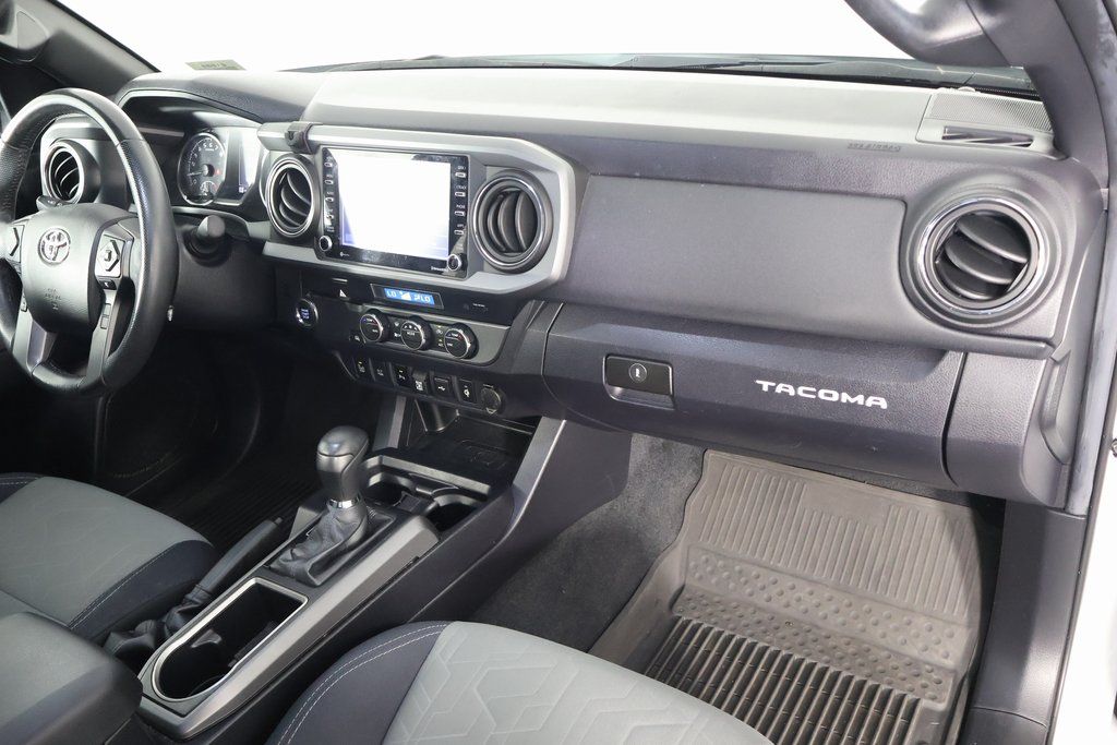 Thumbnail: 2022 Toyota Tacoma - 9