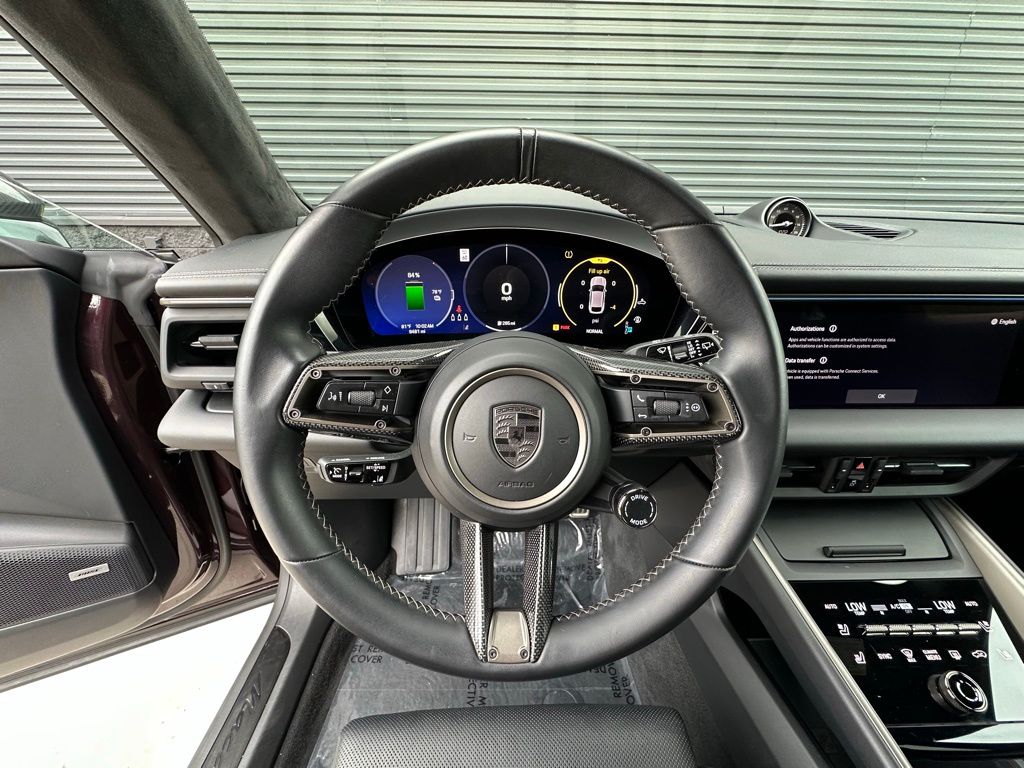 Thumbnail: 2024 Porsche Macan - 24