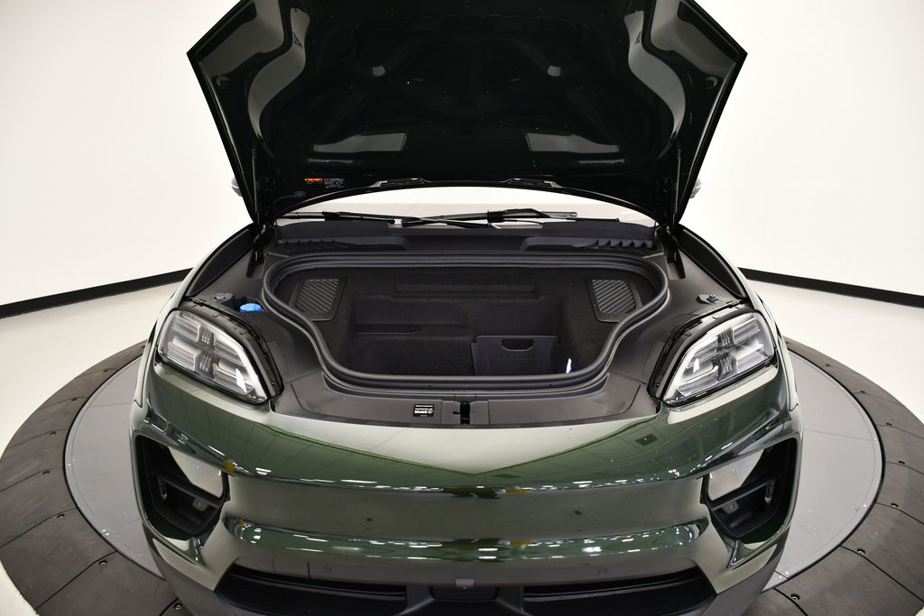 Thumbnail: 2025 Porsche Macan - 14