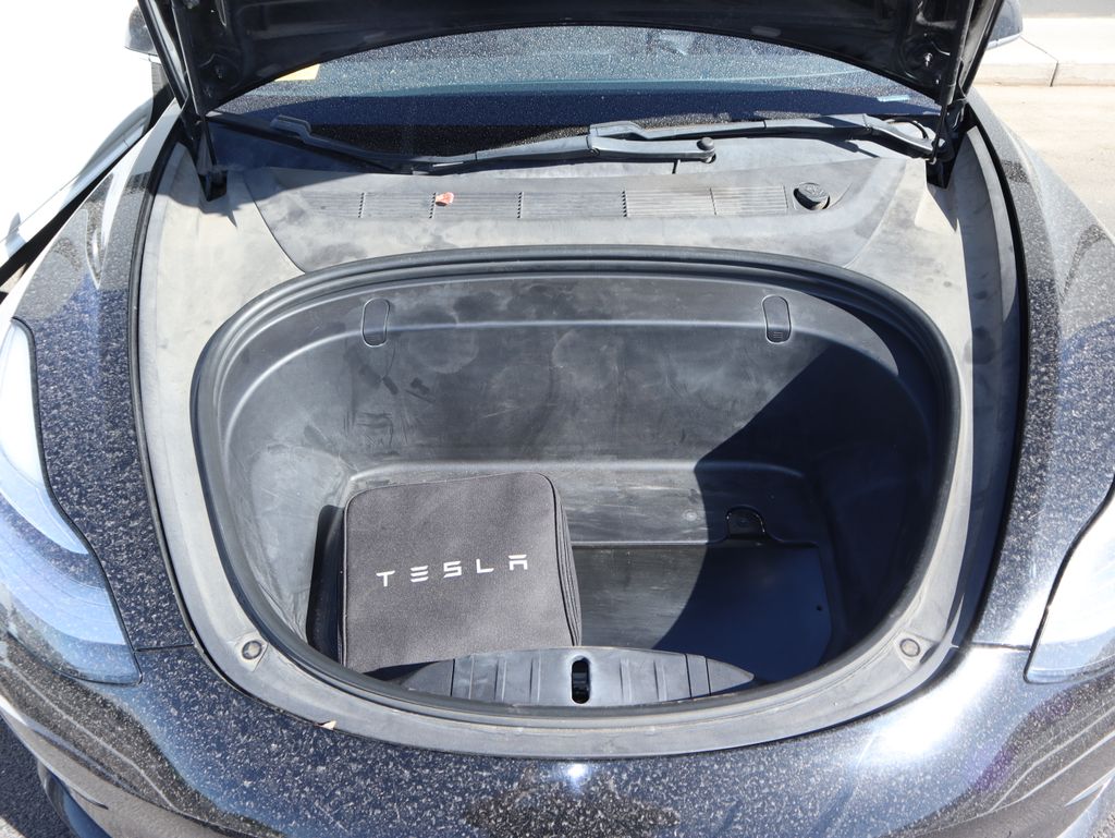 Thumbnail: 2019 Tesla Model 3 - 11