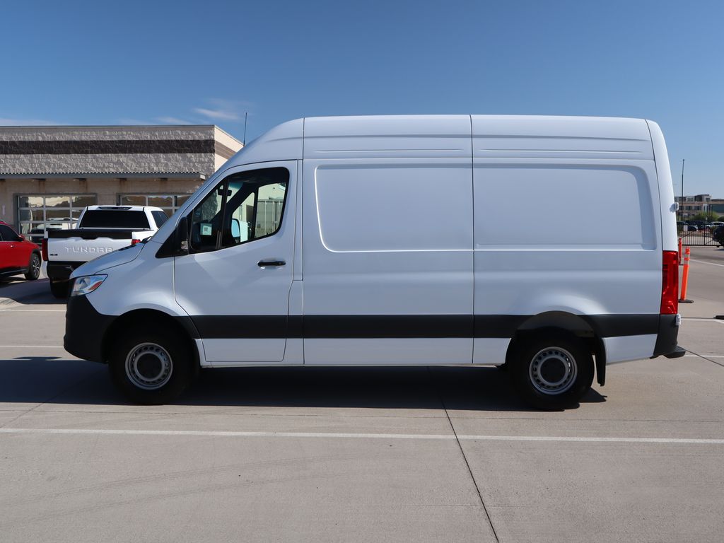Thumbnail: 2026 Mercedes-Benz Sprinter - 8