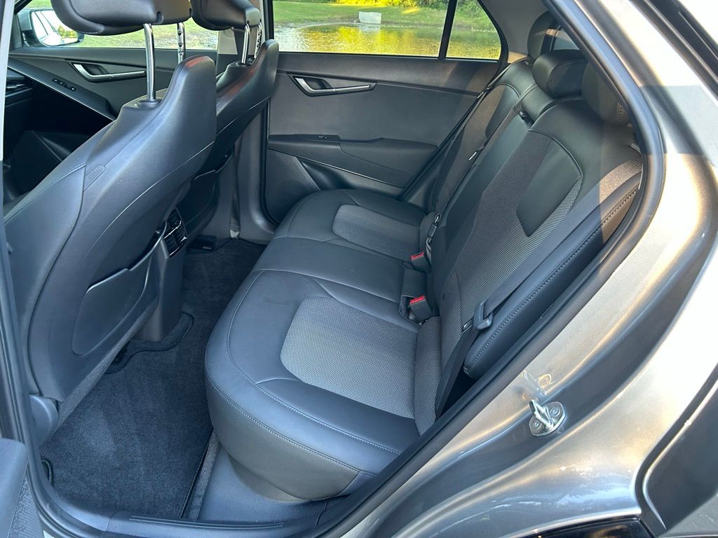 Thumbnail: 2023 Kia Niro - 12