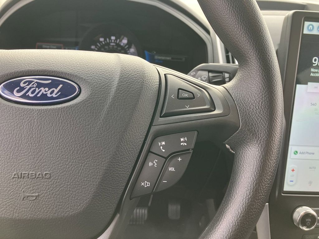 2024 Ford Edge SE photo 6