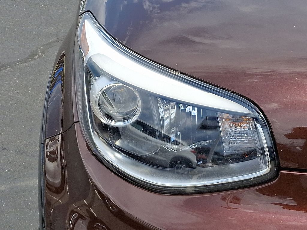 Thumbnail: 2017 Kia Soul - 9