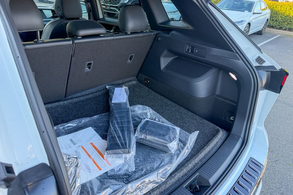 New 2026 White Volkswagen 2.0T SE R-Line Black image 26