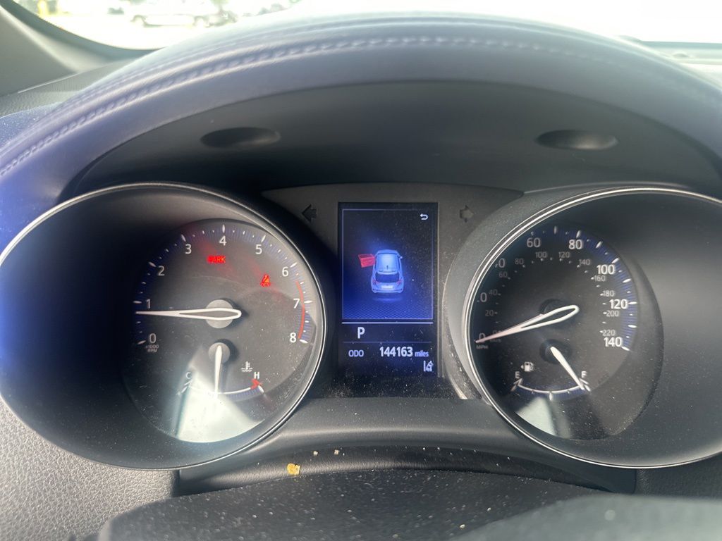 2020 Toyota C-HR XLE Silver - Jim Hudson Acura - Image 5