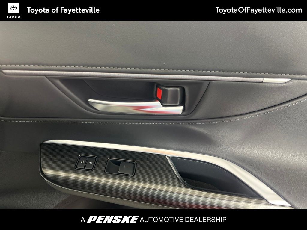 Thumbnail: 2021 Toyota Venza - 10