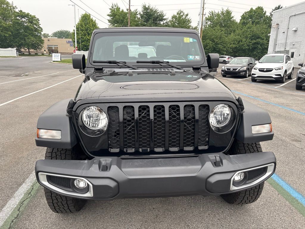 2023 Jeep Gladiator — photo 2