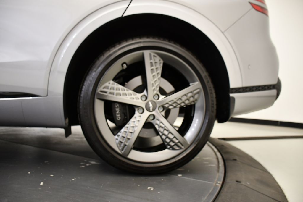 Thumbnail: 2025 Genesis GV70 - 14