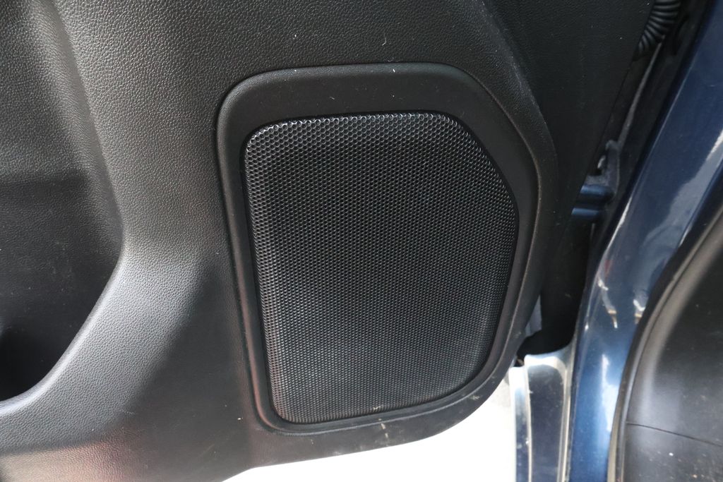 Thumbnail: 2020 Chevrolet Silverado 1500 - 17