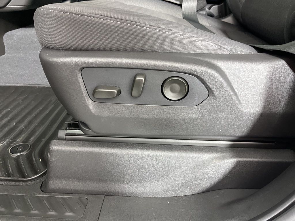 Thumbnail: 2026 Chevrolet Silverado 2500 - 27