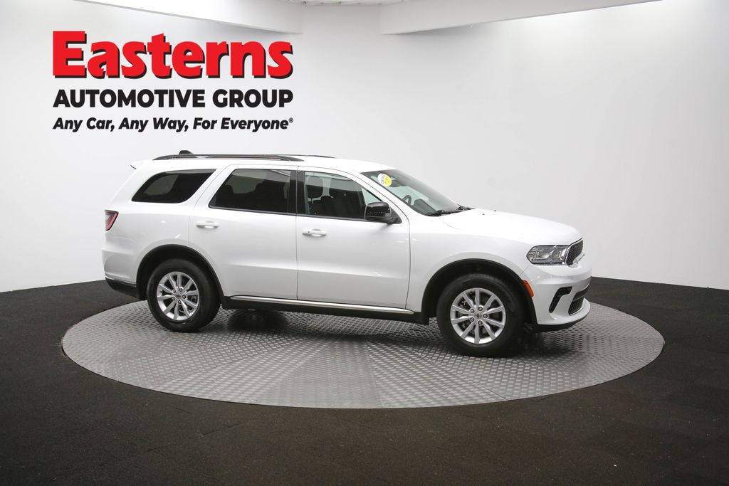 Used 2023 White Dodge SXT image 43