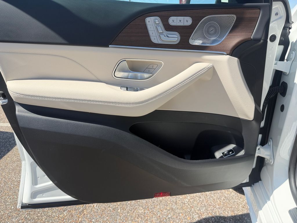 new 2026 Mercedes-Benz GLE car