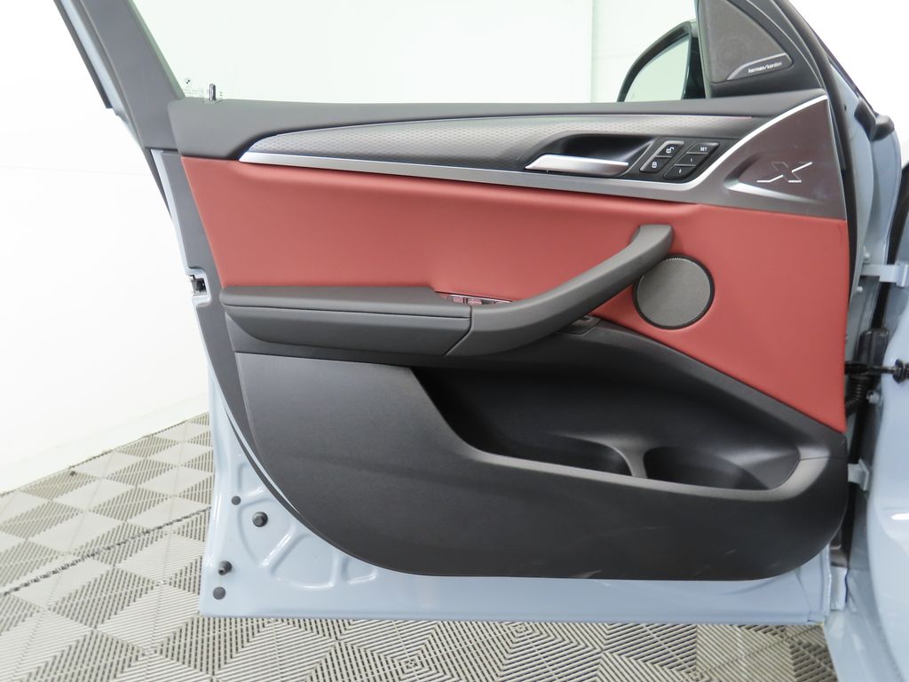 2025 BMW X4 xDrive30i 25