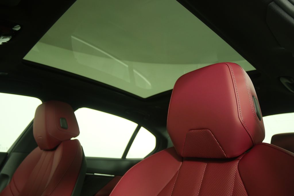 Thumbnail: 2026 BMW 5 Series - 12