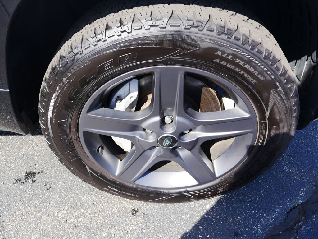 Thumbnail: 2023 Land Rover Defender - 14