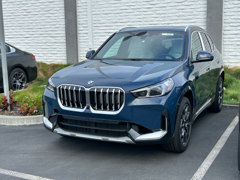 Thumbnail: 2026 BMW X1 - 2