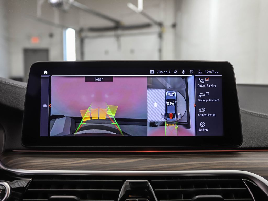 Thumbnail: 2023 BMW 5 Series - 18