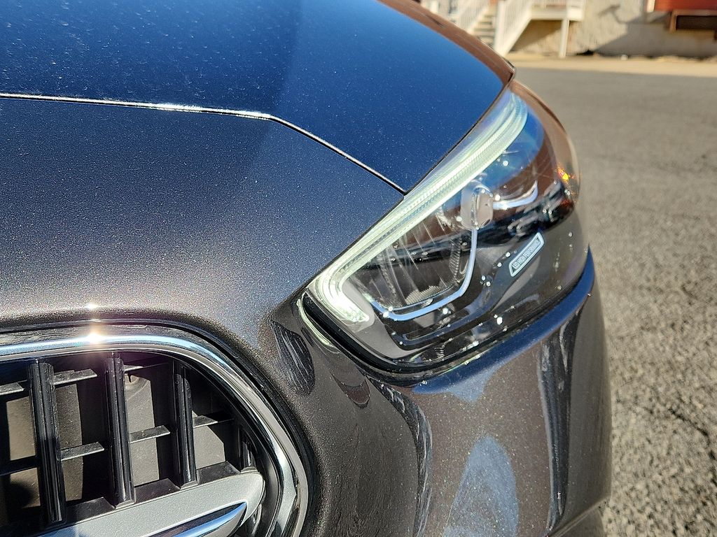 Thumbnail: 2025 Mercedes-Benz C-Class - 9