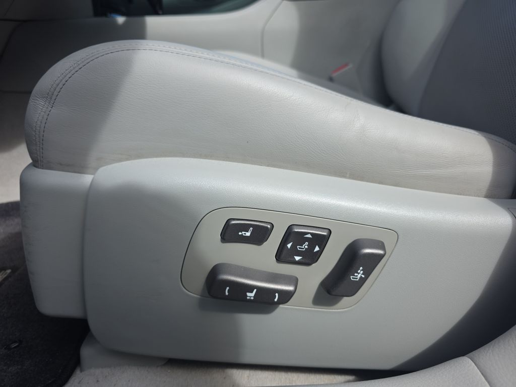 Used 2009  Lexus 460 image 22