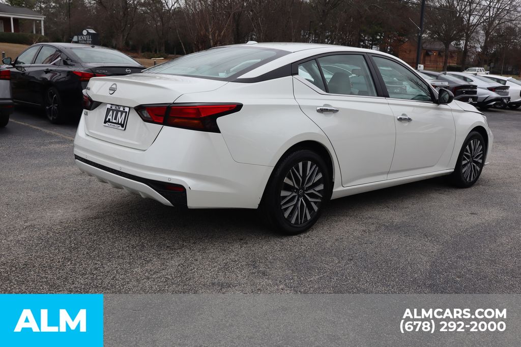 2025 Nissan Altima SV - Photo 6