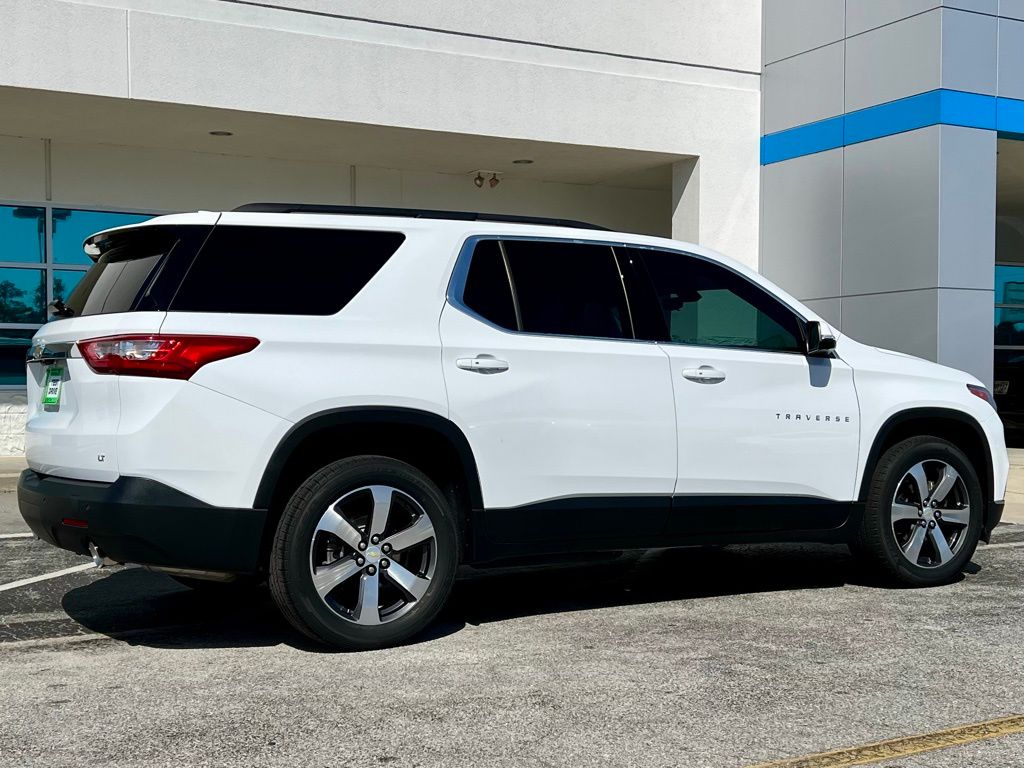 2021 Chevrolet Traverse LT Leather photo